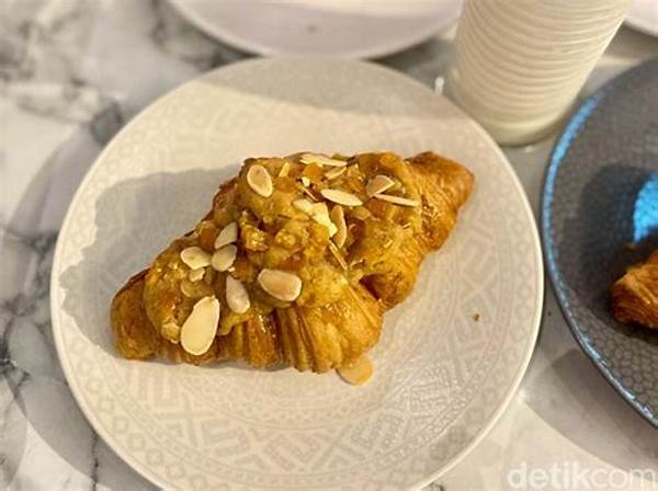 Review Jujur: Croffle, Crookie, Dan Cronigiri! Mana Kreasi Croissant Yang Paling Enak Dan Viral?